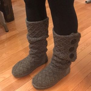 Knit wool UGG lattice cardy boots